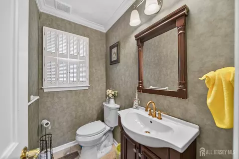 Bath - 9 Nightingale St, Edison, NJ 08820 photo 4 of 4