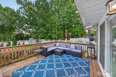 Exterior - 9 Nightingale St, Edison, NJ 08820 photo 5 of 9