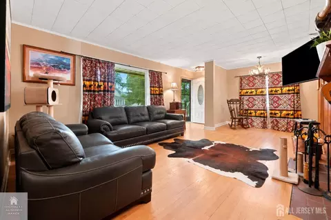 Living - 314 2nd St, Middlesex, NJ 08846 photo 1 of 2