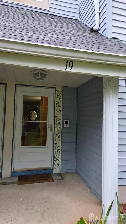 19 Tanglewood Ct, South Brunswick, NJ 08852