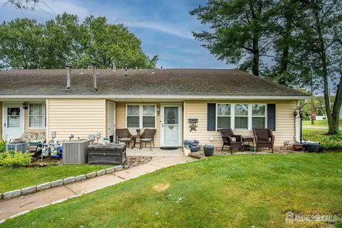 23 Nevada Ct, Matawan, NJ 07747