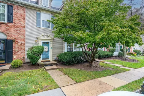 26 Townsend Ct, Franklin Park, NJ 08823