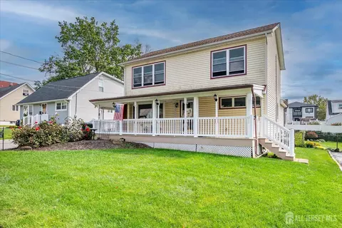 15 Lowell St, Iselin, NJ 08830