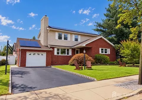 340 N 8th Ave, Manville, NJ 08835