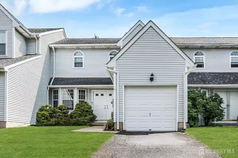 12 Munsee Trl, Branchburg, NJ 08876