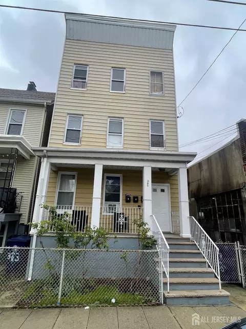385 Washington St, Perth Amboy, NJ 08861