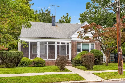 317 Magnolia St, Highland Park, NJ 08904