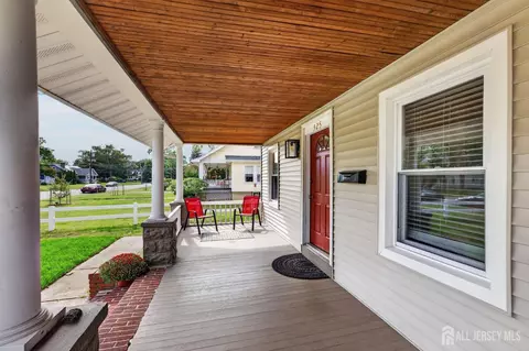 Exterior - 325 Dorn Ave, Middlesex, NJ 08846 photo 5 of 13