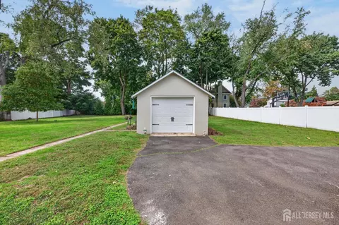 Exterior - 325 Dorn Ave, Middlesex, NJ 08846 photo 10 of 13
