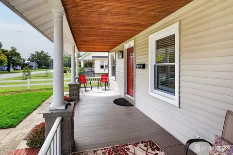 Exterior - 325 Dorn Ave, Middlesex, NJ 08846 photo 4 of 13