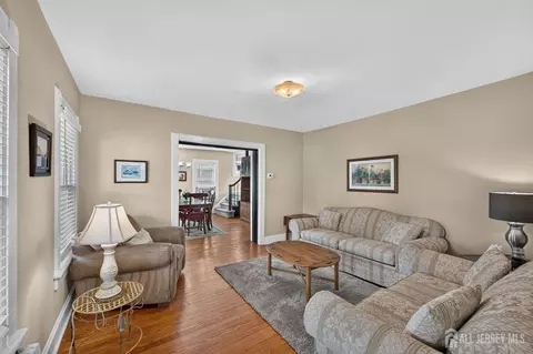 Living - 325 Dorn Ave, Middlesex, NJ 08846 photo 2 of 2