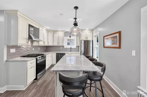 Kitchen - 325 Dorn Ave, Middlesex, NJ 08846 photo 1 of 3
