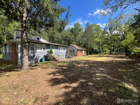 138 Disbrow Hill Rd, Millstone, NJ 08535