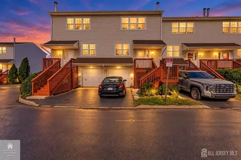 129 Fulton Ct, New Brunswick, NJ 08901