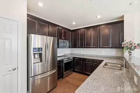 1424 Hudson Cir, Highland Park, NJ 08904