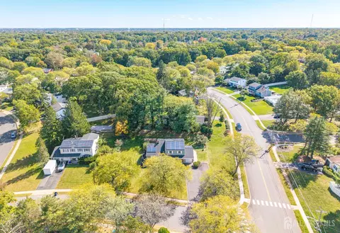 35 Patton Dr, Somerset, NJ 08873