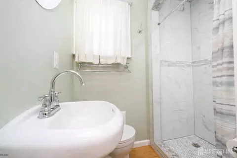 Bath - 133 Hillcrest Ave, Plainfield, NJ 07062 photo 3 of 3