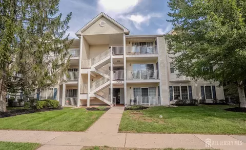45 Amethyst Way, Franklin Park, NJ 08823