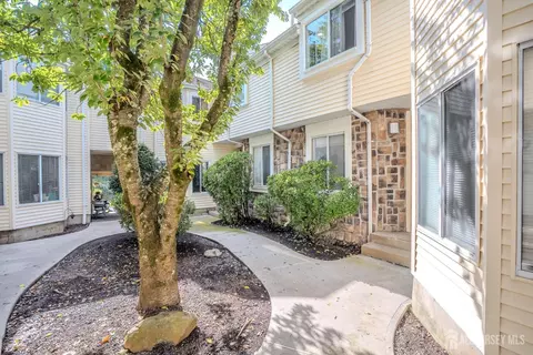 1088 Schmidt Ln, North Brunswick, NJ 08902
