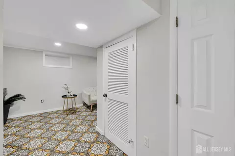 345 Broughton Ave, Bloomfield, NJ 07003