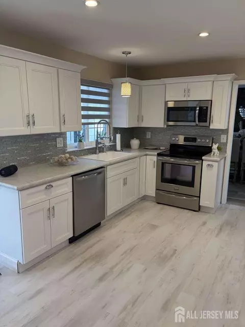 Kitchen - 792 Pompton Rd #A, Monroe, NJ 08831 photo 3 of 3