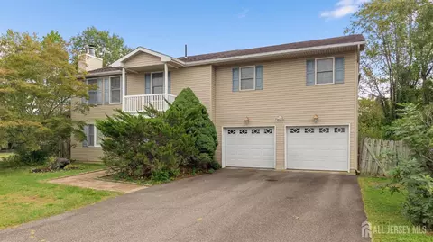 947 E Lincoln Ave, Piscataway, NJ 08854