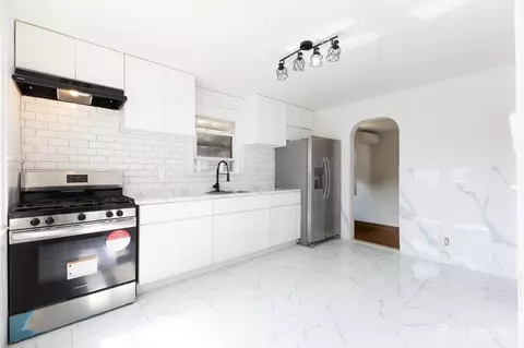 18 Cypress St, Carteret, NJ 07008