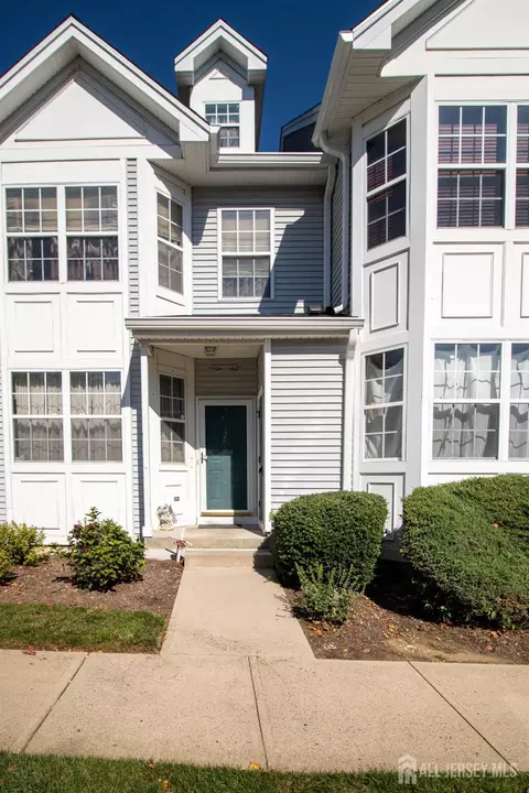 1206 Blossom Cir, South Brunswick, NJ 08810
