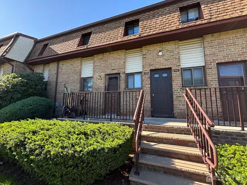 1315 N Oaks Blvd, North Brunswick, NJ 08902