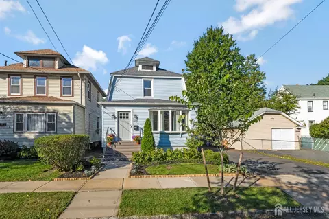 208 Walnut St, Roselle Park, NJ 07204