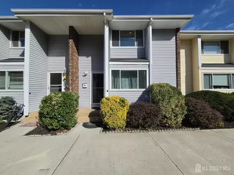 11 Quincy Cir # -Q, South Brunswick, NJ 08810