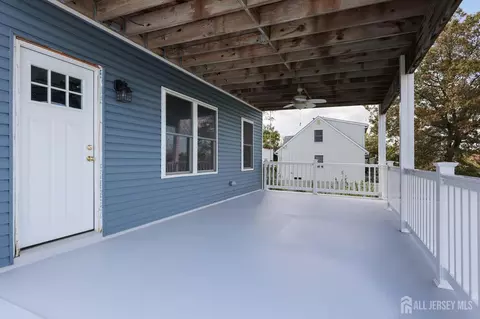 Exterior - 227 Bay Ave, Leonardo, NJ 07737 photo 5 of 9