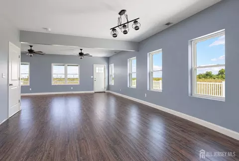Living - 227 Bay Ave, Leonardo, NJ 07737 photo 6 of 8