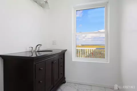Bath - 227 Bay Ave, Leonardo, NJ 07737 photo 2 of 2