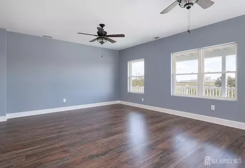 Living - 227 Bay Ave, Leonardo, NJ 07737 photo 3 of 8