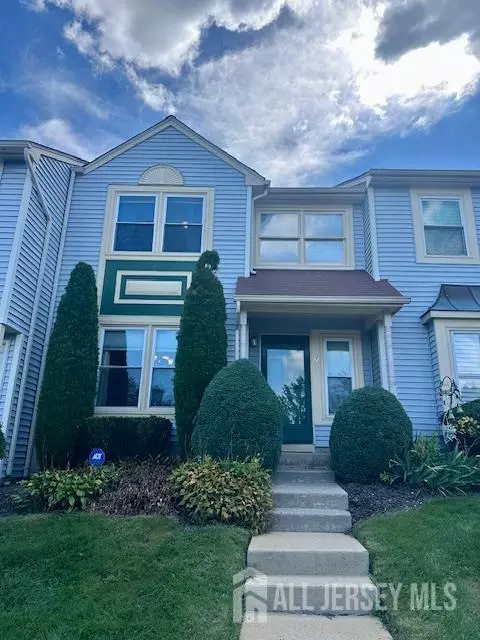 7 Heritage Sq, Sayreville, NJ 08872