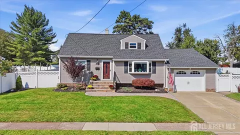 12 Norfolk Rd, Somerset, NJ 08873