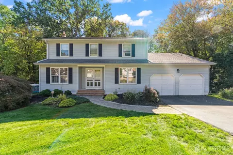 11 Welsh Ct, East Brunswick, NJ 08816