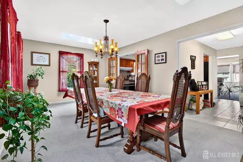 Dining - 21 Sulliman Rd, Edison, NJ 08817 photo 2 of 3