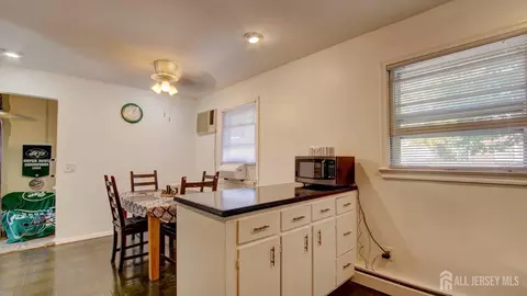 Entry Way - 1 Jackson Ave, Parlin, NJ 08859 photo 2 of 4