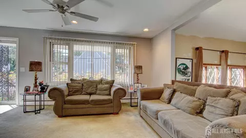 Living - 1 Jackson Ave, Parlin, NJ 08859 photo 1 of 2