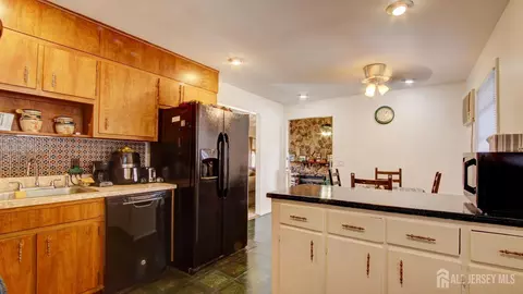 Kitchen - 1 Jackson Ave, Parlin, NJ 08859 photo 2 of 2