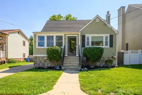 14 Marie St, South River, NJ 08882