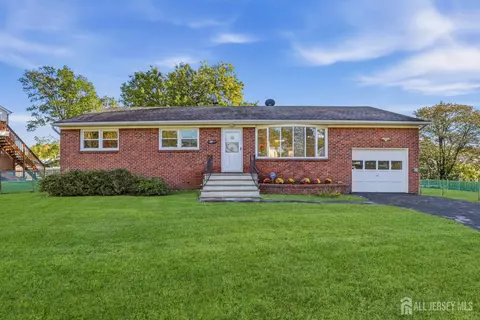 45 N Laurel Ave N, Iselin, NJ 08830