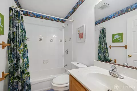 Bath - 13 Johnson Ave, Monroe, NJ 08831 photo 2 of 3