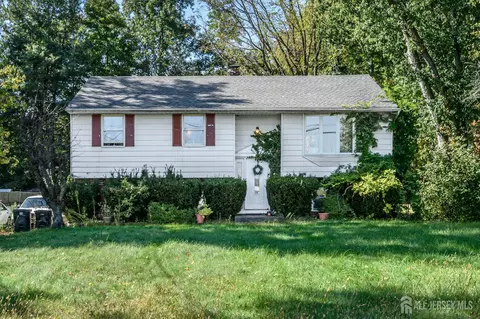 25 Applegate Ln, Plumsted, NJ 08533