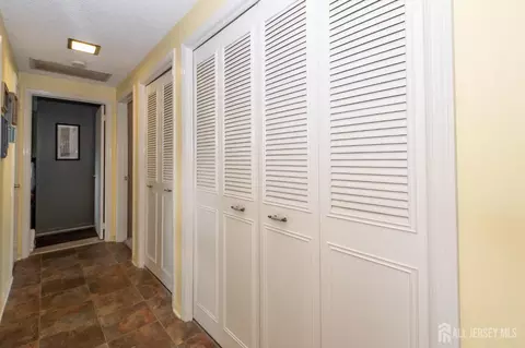 Entry Way - 242 Marblehead Ln #N, Monroe, NJ 08831 photo 2 of 3