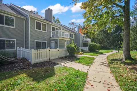 53 Foxtail Ln, South Brunswick, NJ 08852