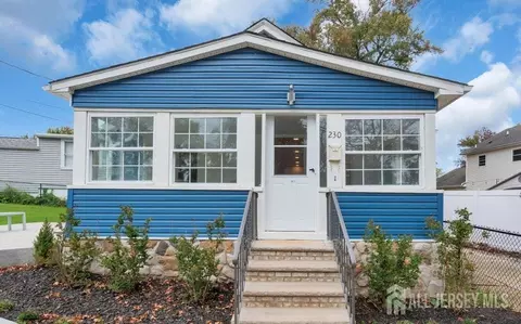 230 Hillcrest Ave, Laurence Harbor, NJ 08879