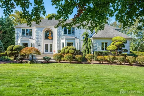 117 Rolling Hill Dr, Morganville, NJ 07751